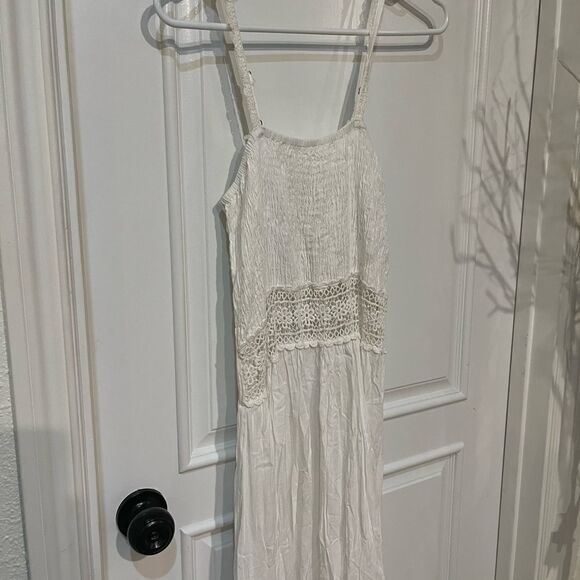 Lace maxi dress - Picture 2 of 3